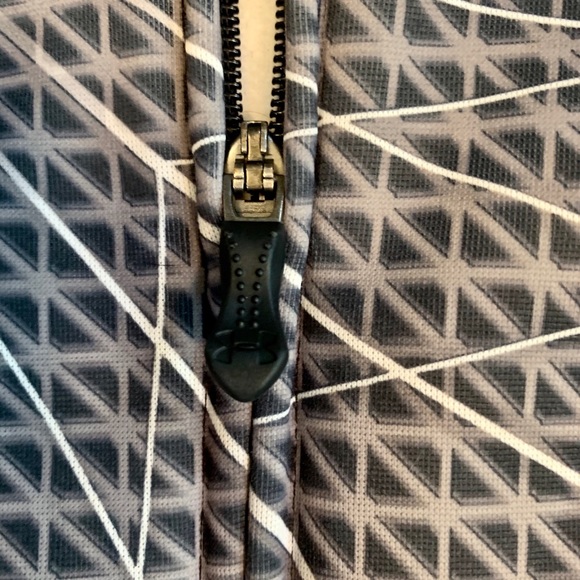 Youth Under Armour zip up hoodie size small EUC - Picture 2 of 5